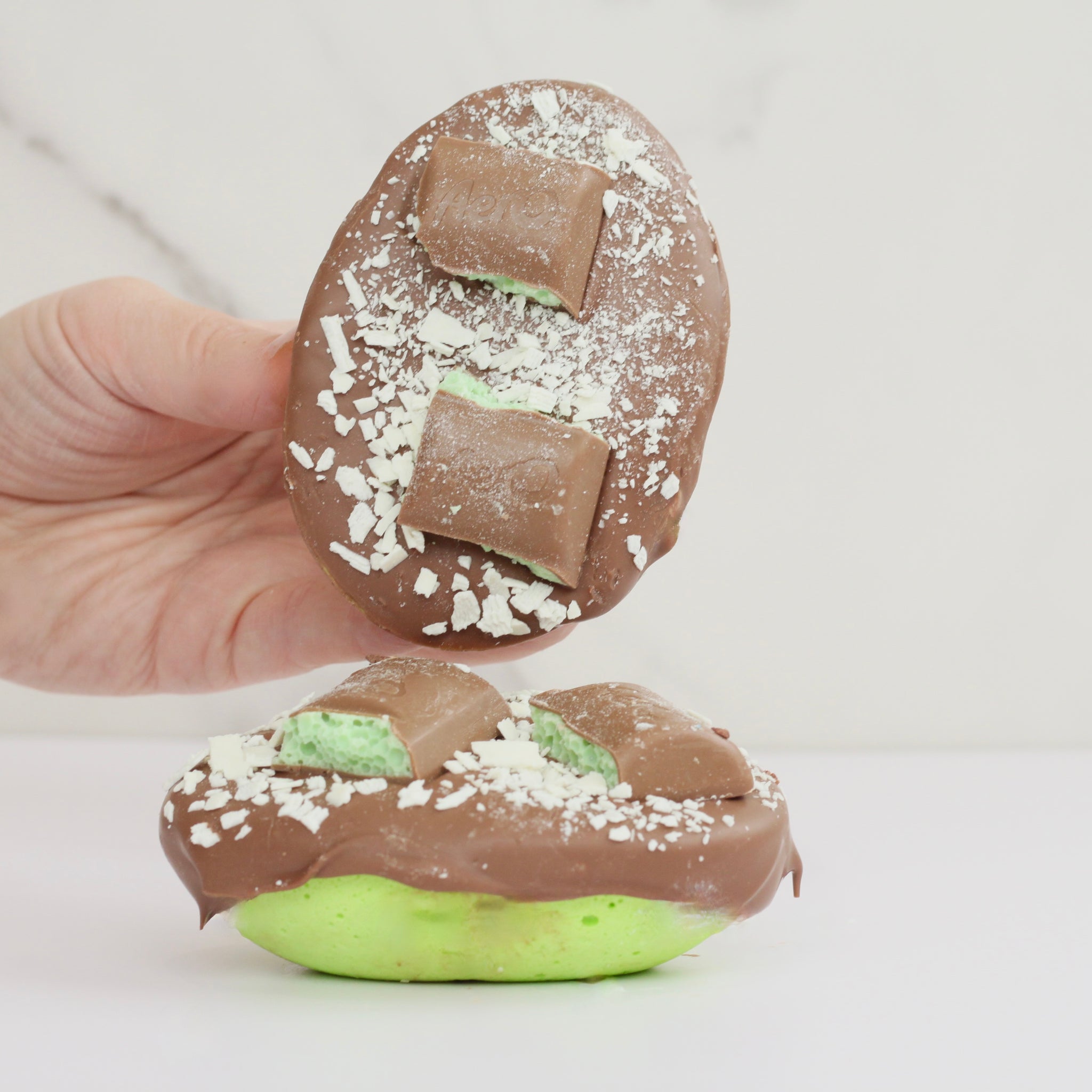 Mint Aero Marshmallow Egg Duo