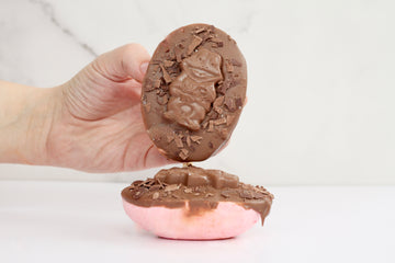 Choc Strawberry Freddo Marshmallow Egg Duo